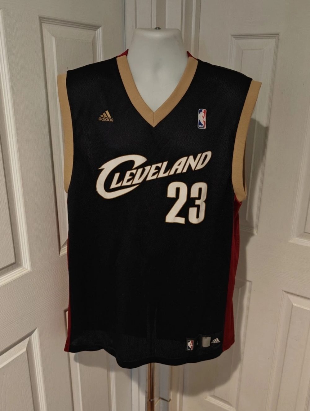 Vintage LeBron James Cleveland Cavaliers Jersey Men’s L Black Adidas NBA Cavs 23